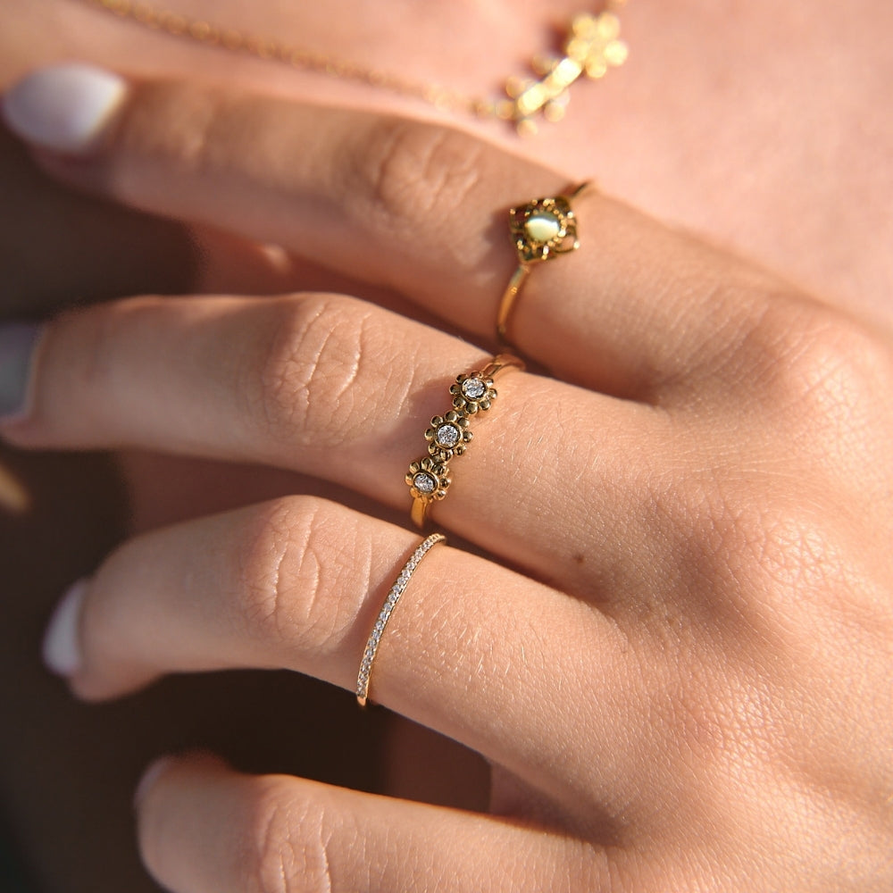 Gänseblümchen-Infinity-Ring Gold