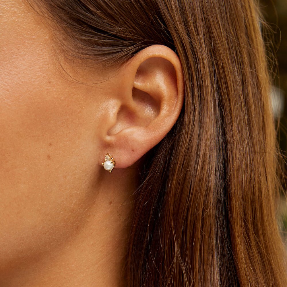Pearl & Crystal Stud Earrings - Beautiful Earth Boutique