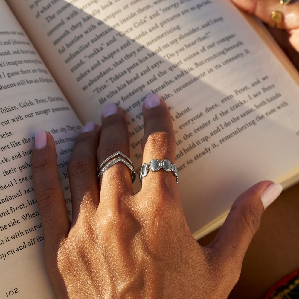 Vintage Athena Silver Ring - Beautiful Earth Boutique